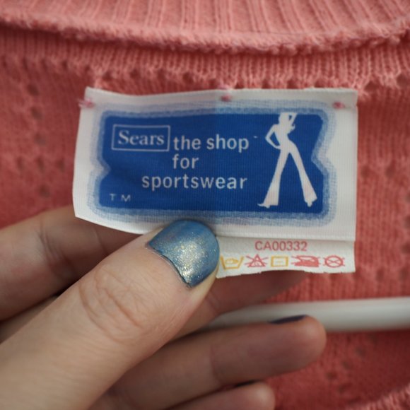 🌹 2/$20, 3/$28 Vintage bell sleeve pink knit sweater - Picture 3 of 11